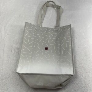 FREE GIFT W/Purchase🎁 NEW Lululemon Silver Write Out Logo Reusable Shopping Bag